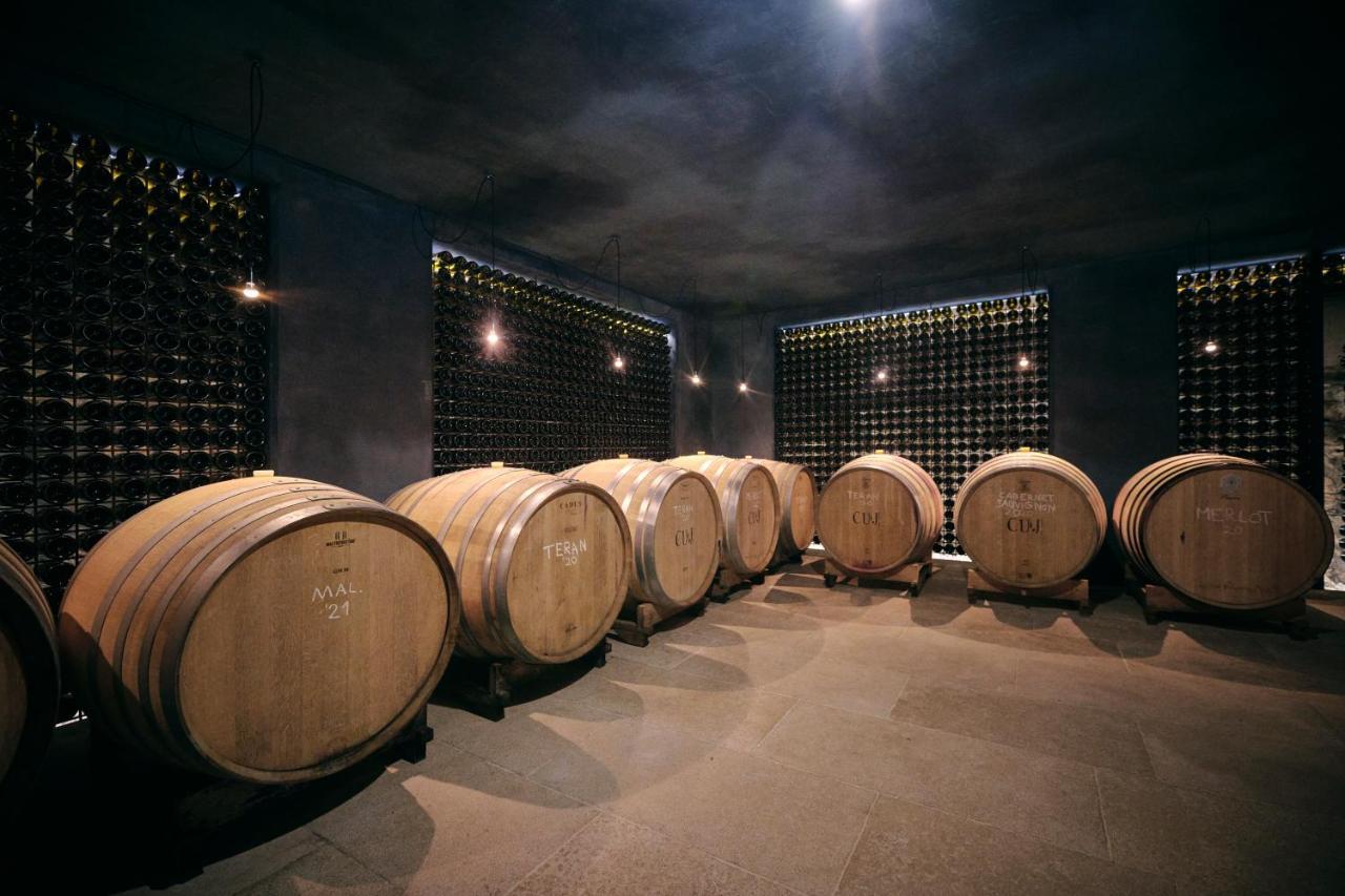 Winery Cuj Bed & Breakfast Vilanija Екстер'єр фото